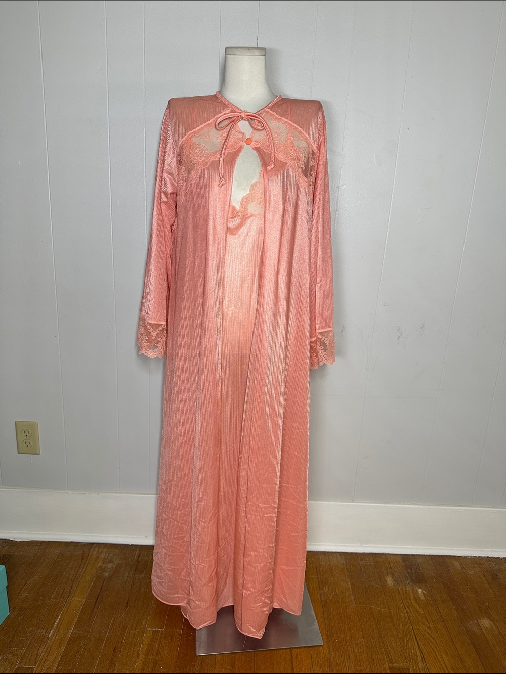 Vintage 70s Peachy Pink Lace Romantic Coquette Peignoir Set